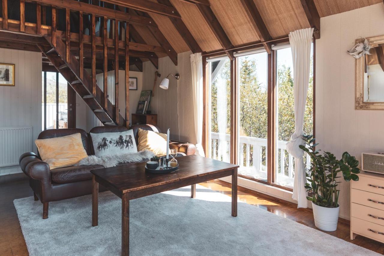 Bjoerk - A Cozy Hilltop Cottage - Great Location! Blaskogabyggd Luaran gambar